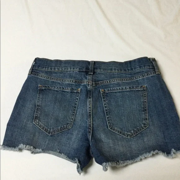 OLD NAVY Flower shorts - Picture 2 of 5